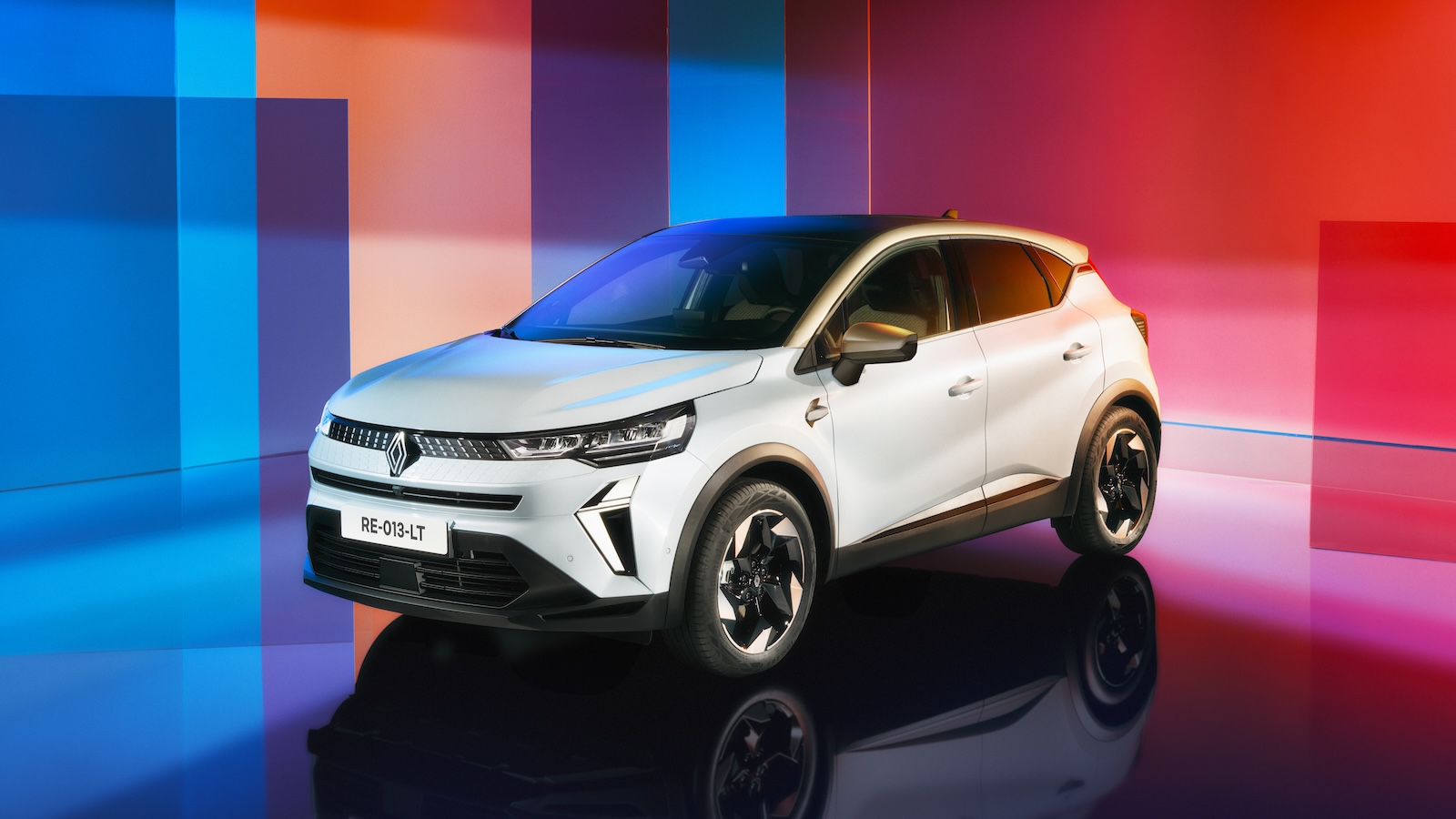 Το βασικό επιχείρημα του Captur με LPG είναι η αυτονομία. Η Renault επιλέγει δύο ξεχωριστά ρεζερβουάρ, διατηρώντας αυτό της βενζίνης και προσθέτοντας ένα δεύτερο για το υγραέριο, ώστε ο οδηγός να μπορεί να εναλλάσσει καύσιμο και να επεκτείνει την εμβέλεια. Το βασικό επιχείρημα του Captur με LPG είναι η αυτονομία. Η Renault επιλέγει δύο ξεχωριστά ρεζερβουάρ, διατηρώντας αυτό της βενζίνης και προσθέτοντας ένα δεύτερο για το υγραέριο, ώστε ο οδηγός να μπορεί να εναλλάσσει καύσιμο και να επεκτείνει την εμβέλεια.